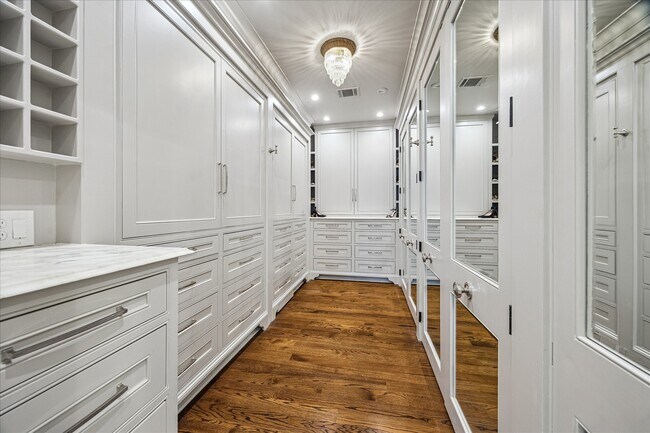 Building Photo - 2368 Timber Ln