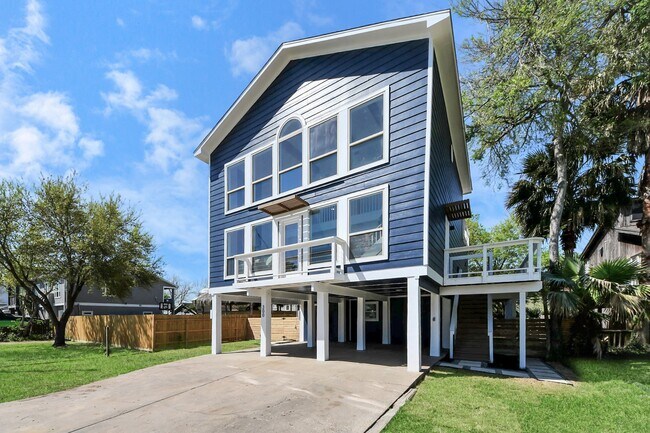 Building Photo - 300 Narcissus Rd