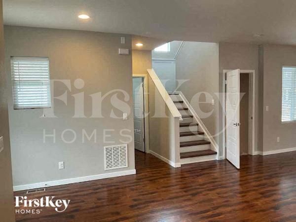 Building Photo - 10520 Sedalia St