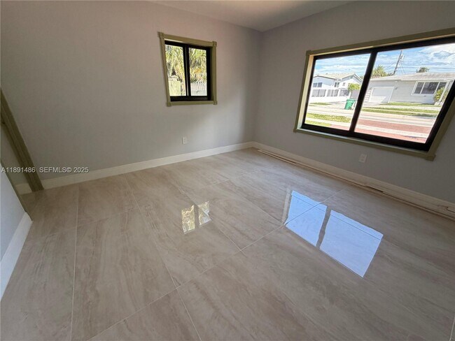 Building Photo - 2120 SW 84th Ave