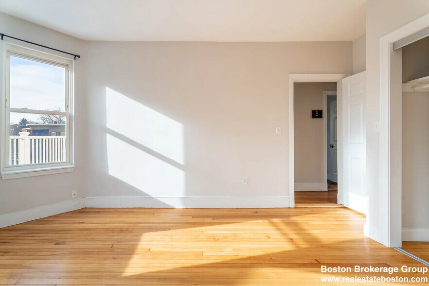 Building Photo - 33 Edison Grn