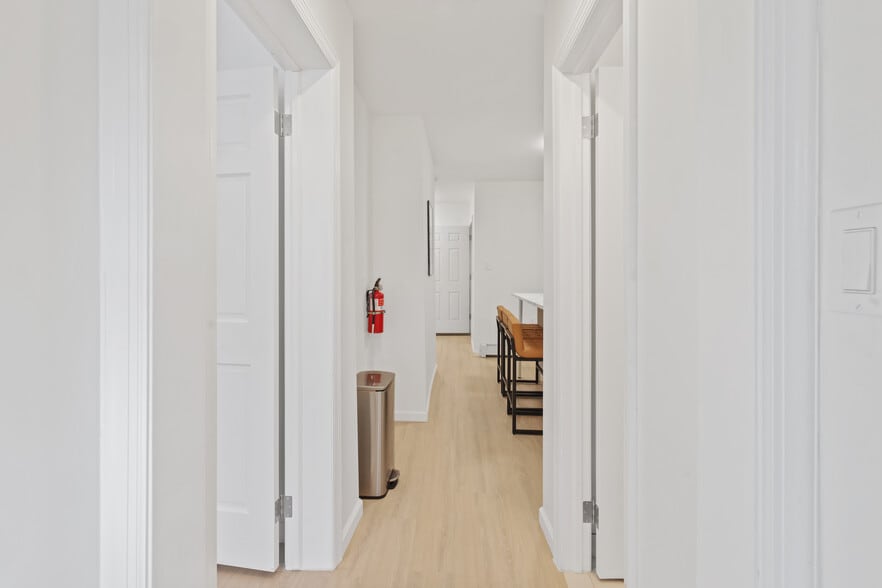 Building Photo - 126 Grant Ave