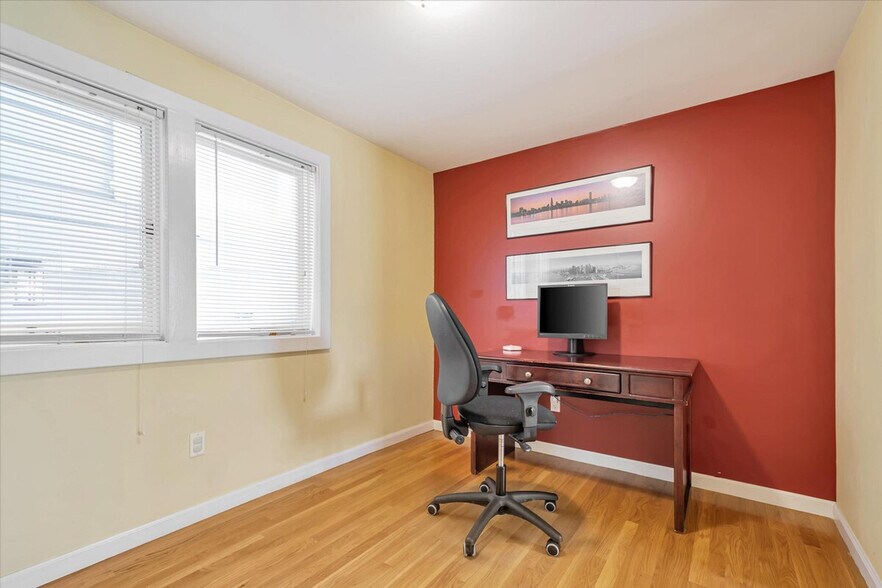 Building Photo - 2070 Pacific Ave