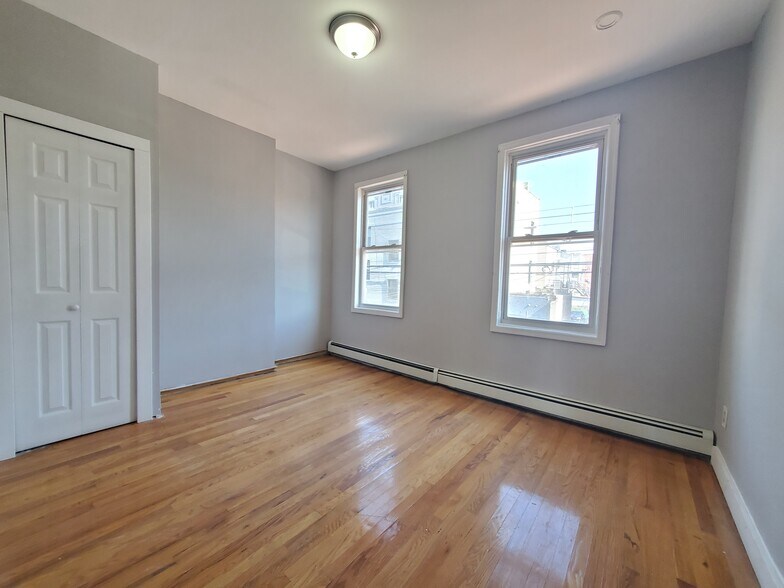Unit 2 - 179 Armstrong Ave