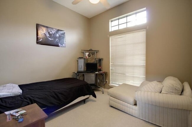 Building Photo - 4510 Silver Hollow Dr