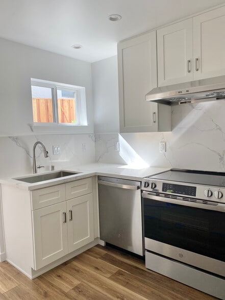 Building Photo - 1615 Phillips Ln