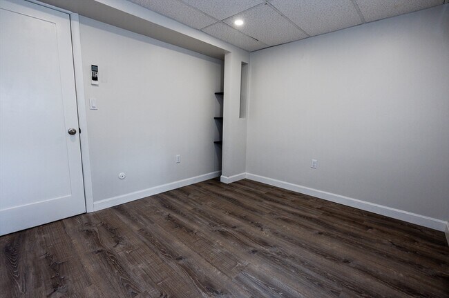 Building Photo - 120 Birchbrow Ave