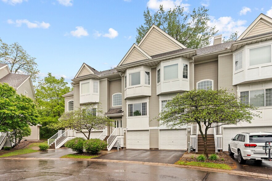 Building Photo - 789 Fairfield Cir