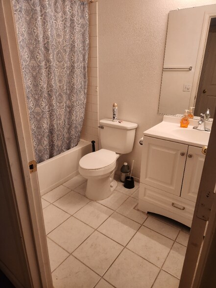 Building Photo - 6355 Belgium Dr