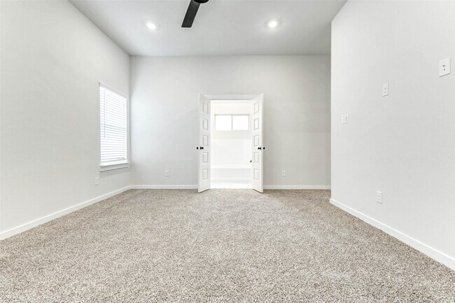 Building Photo - 6422 Pomona Ct