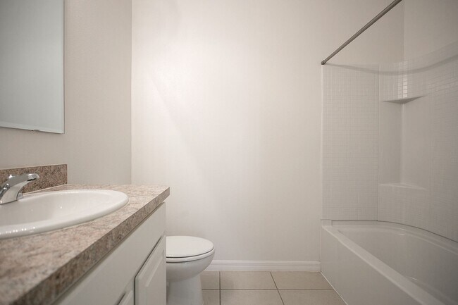 Building Photo - Spacious 3-Bdrm Townhome in Orlando's Gated Westwood Community - Available Now!