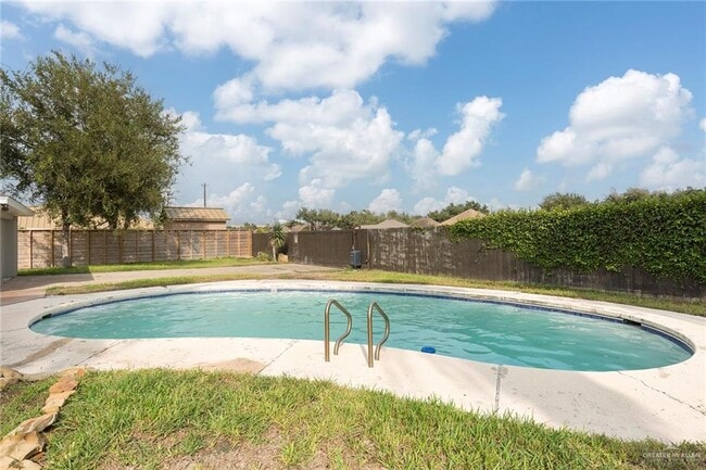 Building Photo - 18 S Cynthia St