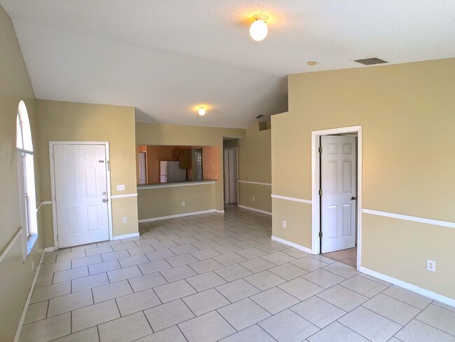 Building Photo - Move in Ready home in Kissimmee