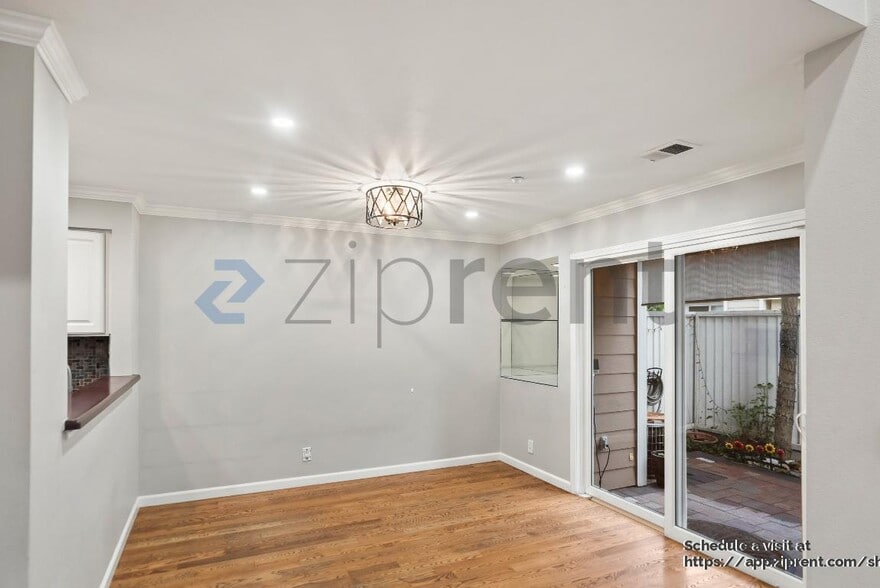 Building Photo - 6344 Holly Gillingham Ln