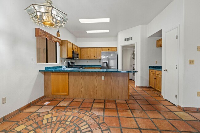 Building Photo - Beautiful Santa Fe Home on Large Corner Lot!