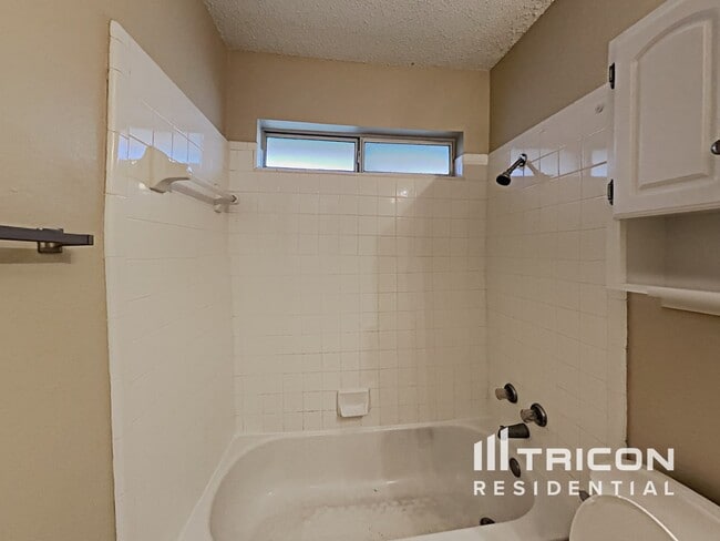 Building Photo - 7721 Pear Tree Ln