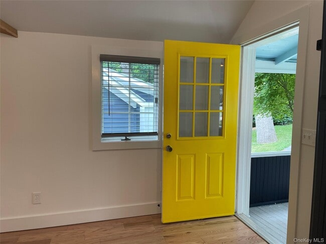 Building Photo - 41 Chestnut Ave