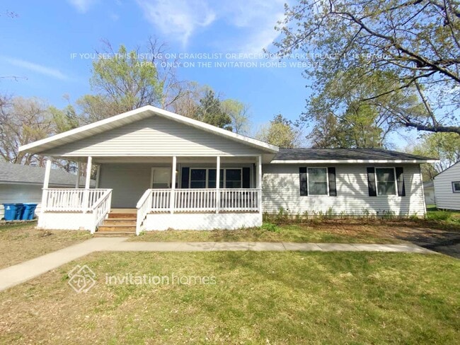 Building Photo - 7215 Thomas Ave S