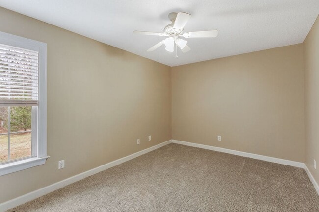 Building Photo - Adorable Ranch Home With Garage and Screen Porch!