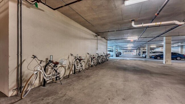 Building Photo - 525 E Jackson St