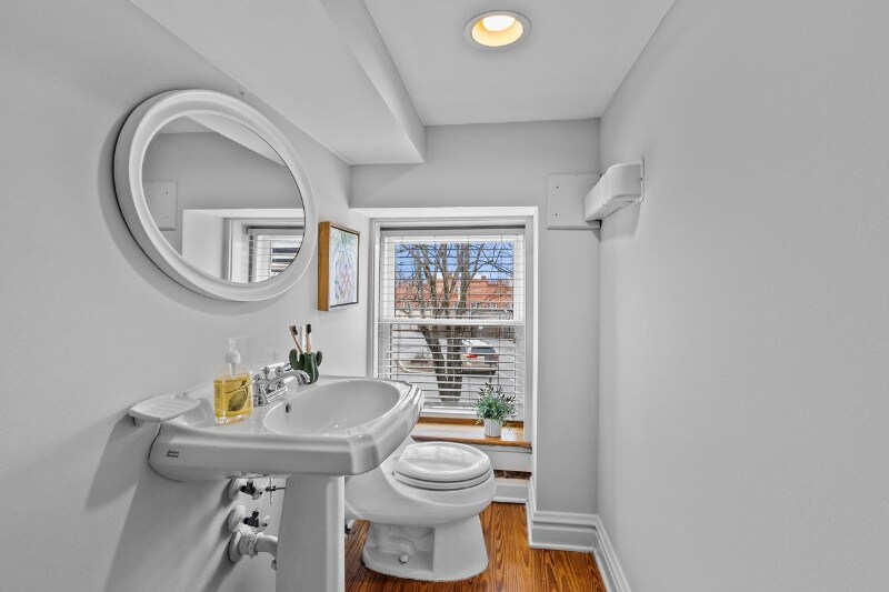 Building Photo - 323 W Main St