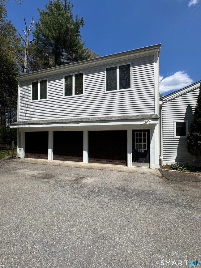 Building Photo - 108 Comstock Hill Ave
