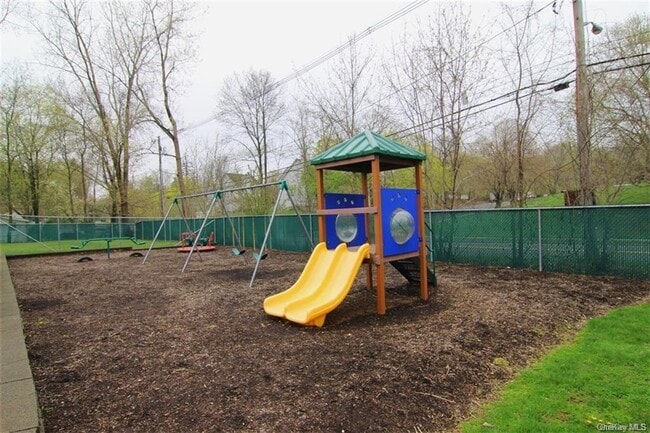 Building Photo - 138 New Holland Village