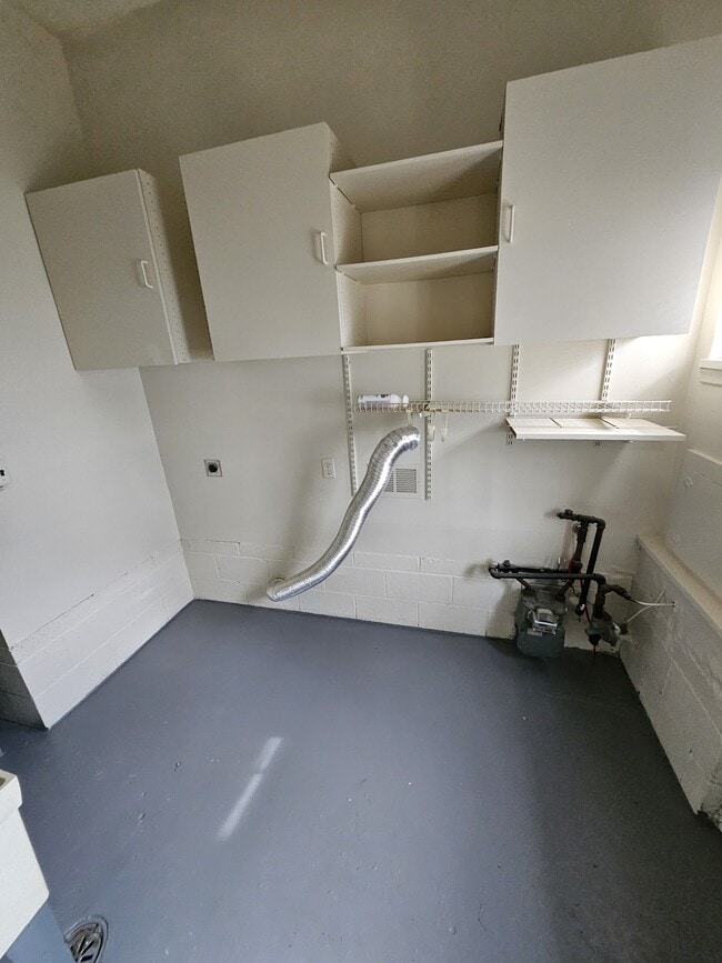 Building Photo - 17637 Prospect St