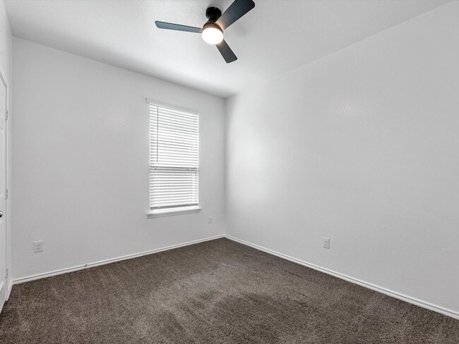 Building Photo - 2627 Summer Ln
