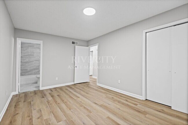 Building Photo - 895 Brownlee Rd