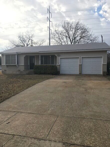 Front - 1800 Hilltop Dr