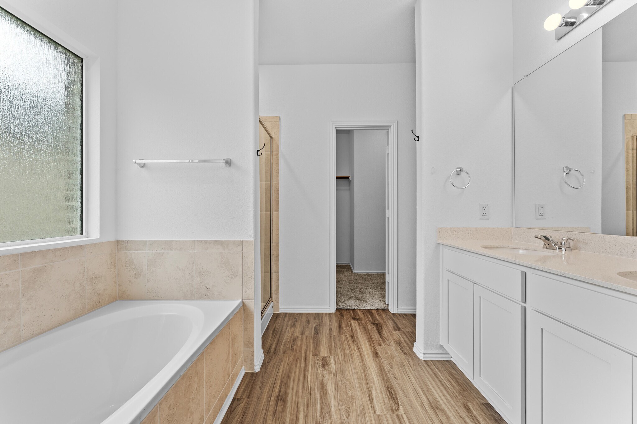 Building Photo - 129 Escondido Cir