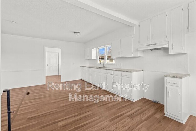 Building Photo - 8025 1st Ave S