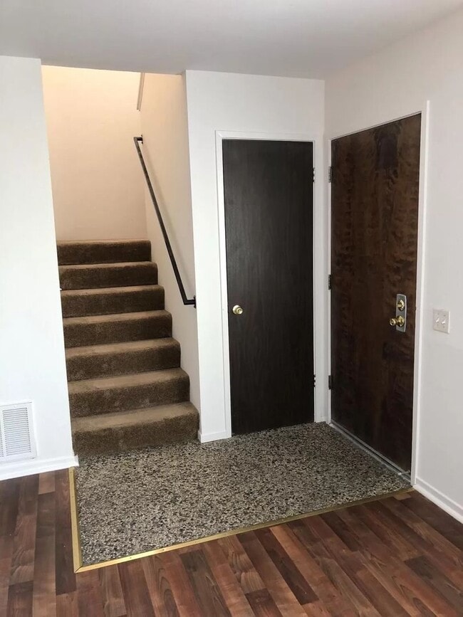 Building Photo - Davis 3 bedroom 2 bath condo in a great location-Fall rental