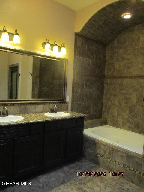 Building Photo - 7377 Black Mesa Dr