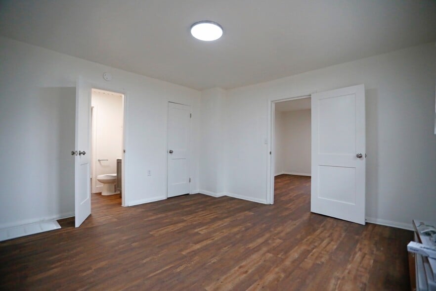 Building Photo - 3000 Rheinhardt Ave