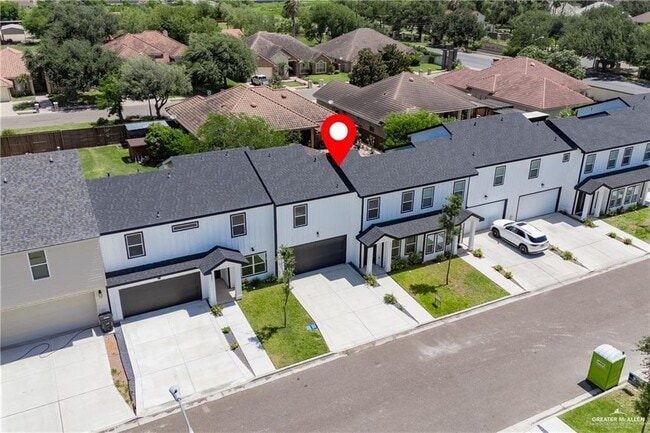 Building Photo - 24 Stablewood