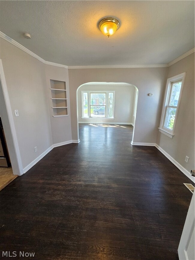 Building Photo - 3757 Grosvenor Rd