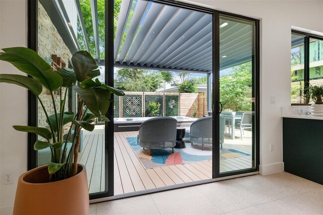 Building Photo - 73 Julius St