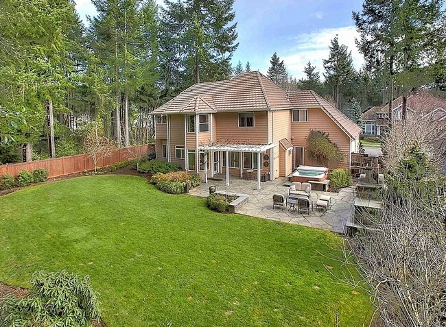Building Photo - Spacious Living in a Gated Gig Harbor Community