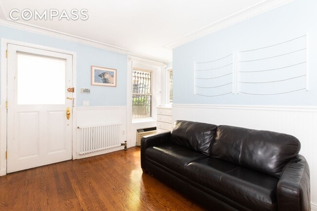 Building Photo - 27 W 87th St