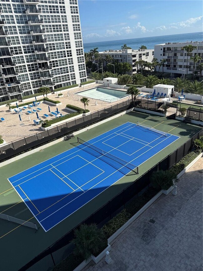 Building Photo - 525 N Ocean Blvd