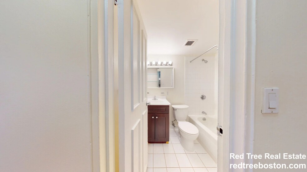 Building Photo - 185 Freeman St