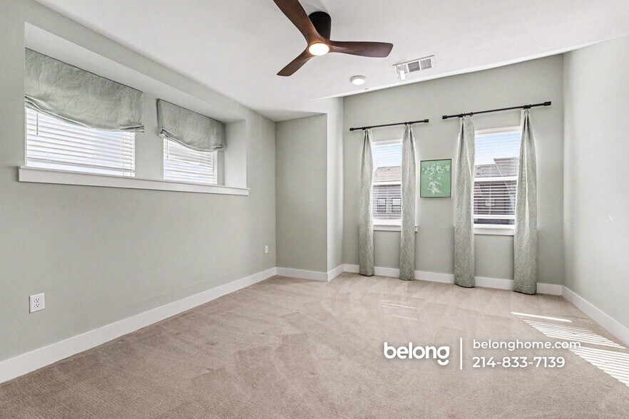 Building Photo - 860 Bandera Ct