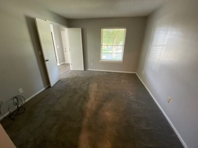 Building Photo - 8393 W 90th Pl