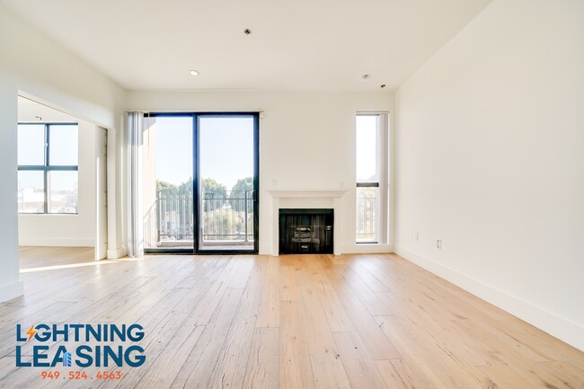 Building Photo - 8811-8813 Burton Way