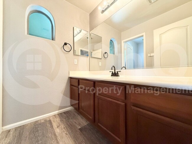 Building Photo - 4413 E Odessa Dr