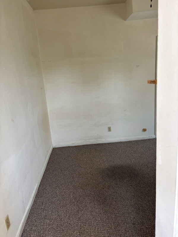 Building Photo - 125 E Gorham St