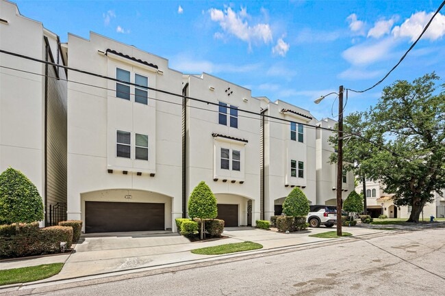 Building Photo - 719 Leverkuhn St