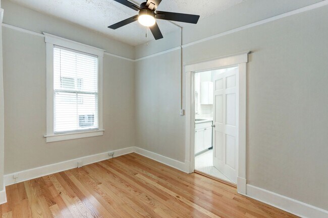 Building Photo - Renovated two bedroom apartment